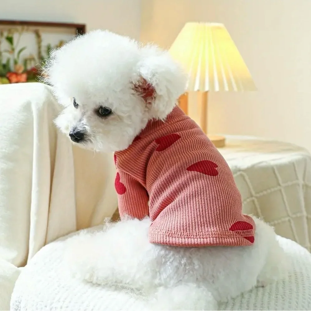 FITTED DOG SWEATSHIRT IN PINK WITH RED HEARTS
